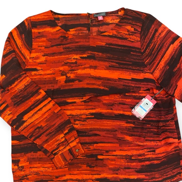 Vince Camuto Muses Print Tiered Women’s Blouse - Picture 3 of 4